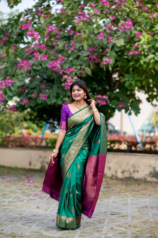 Green Soft Banarasi Silk Zari Weaving Pattern Saree